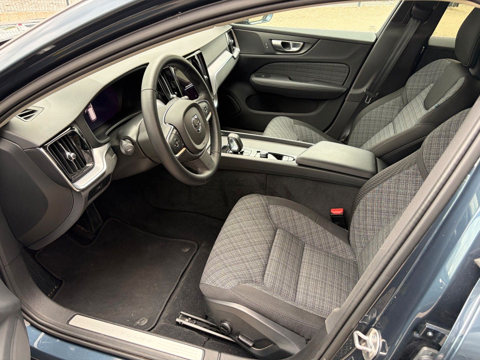 Fahrzeugabbildung Volvo V60 Kombi Core