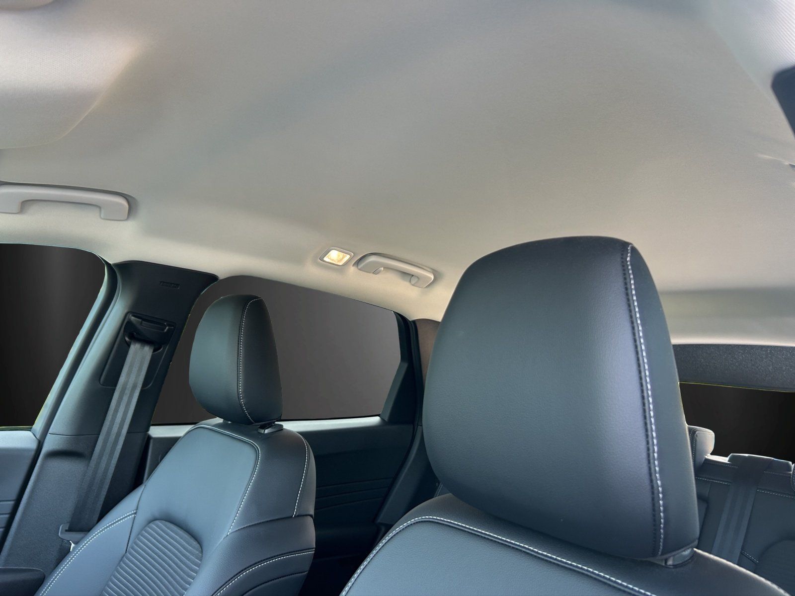 Fahrzeugabbildung Ford Kuga Titanium X PHEV HUD Navi digitales Cockpit