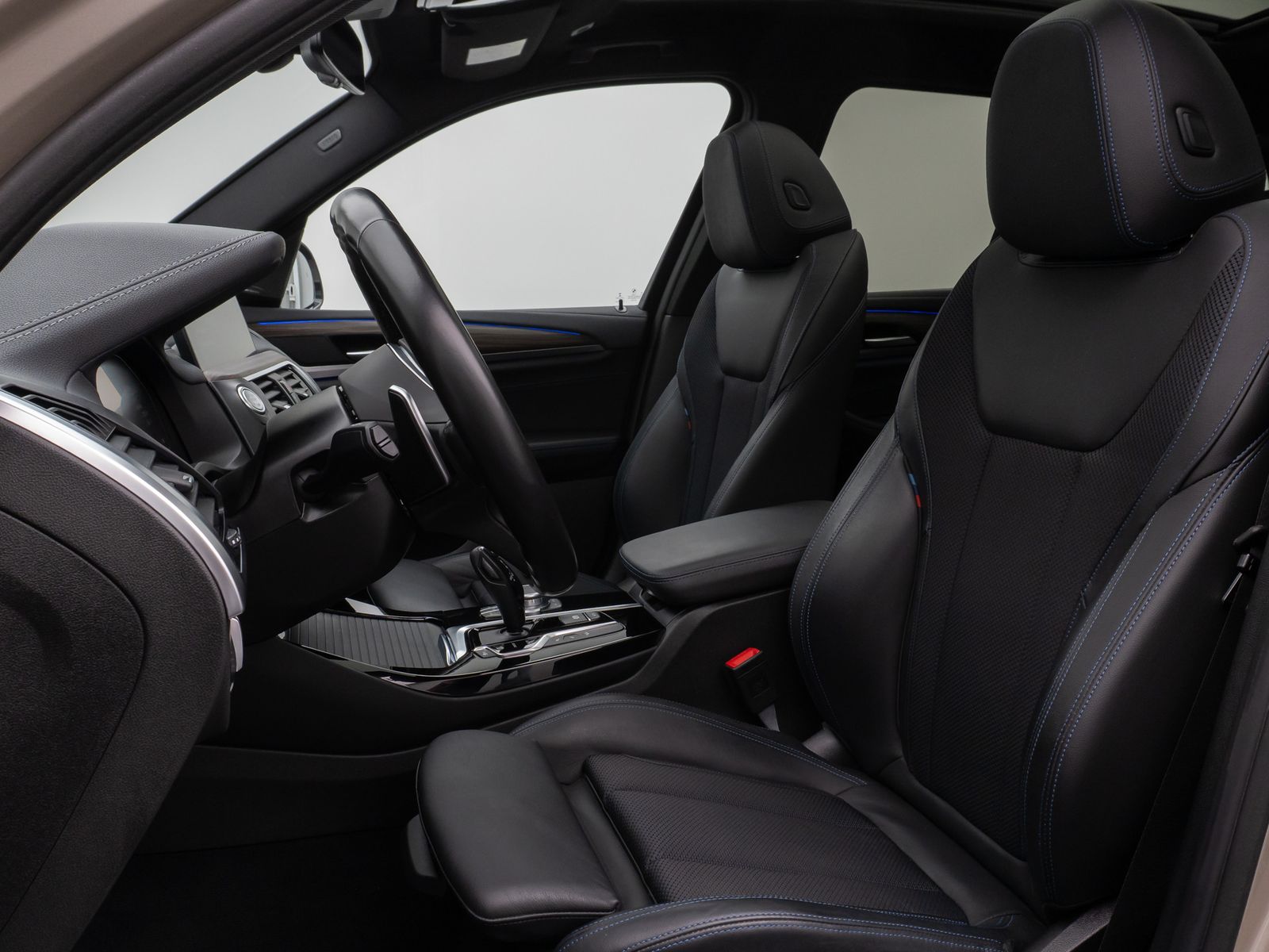 Fahrzeugabbildung BMW X3 M40d Panorama 360° HUD DAB H/K AHK Komfort