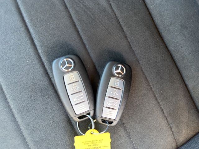 Fahrzeugabbildung Mercedes-Benz T-Klasse 180 lang Rollstuhlrampe