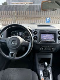 Volkswagen Tiguan - 12