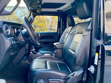 Jeep Wrangler - 10