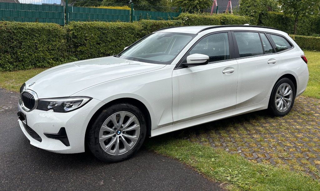 Image of BMW 320