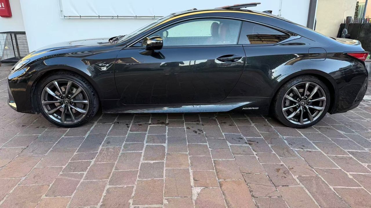 Lexus RC 300h Hybrid F Sport 2020 imagem 3