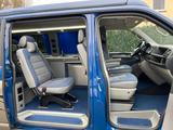 Volkswagen T6 mit Wohnmobil Zulassung und 4 Schlafplätzen - blaue Volkswagen T6 andere