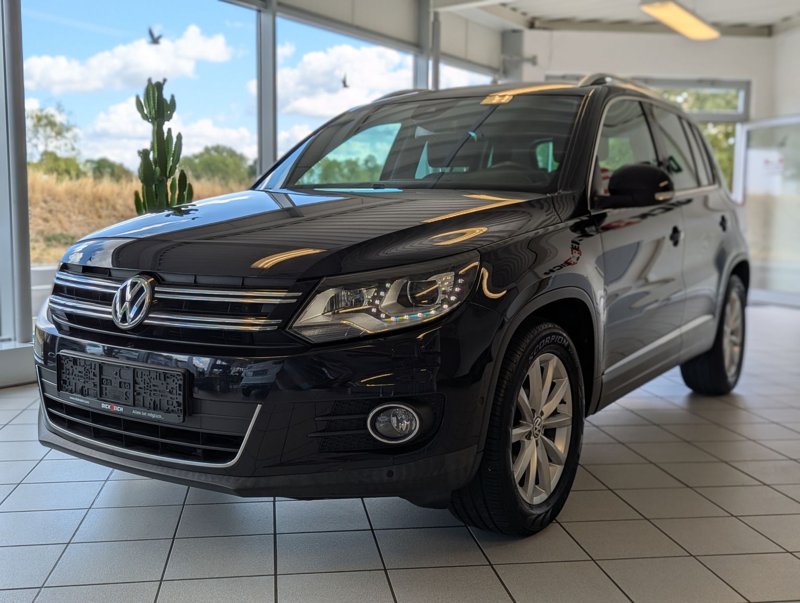 Fahrzeugabbildung Volkswagen Tiguan 1.4 TSI DSG Lounge DYNAUDIO AHK Kamera
