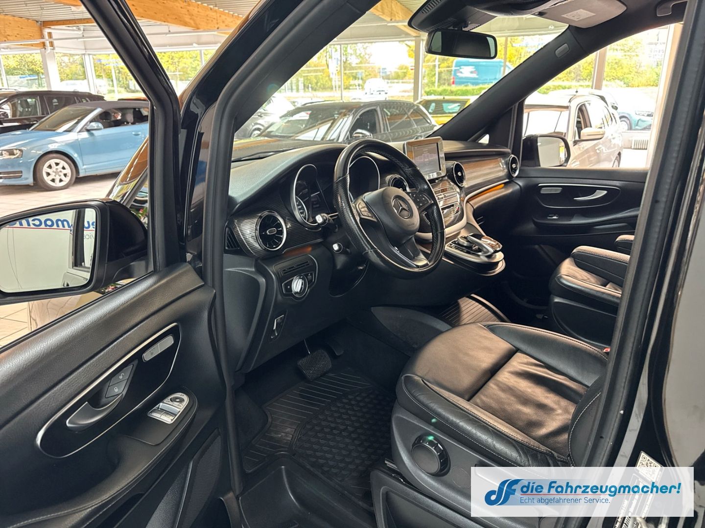 Fahrzeugabbildung Mercedes-Benz V 250 d AVANTGARDE extralang XXL Leder LED Blend