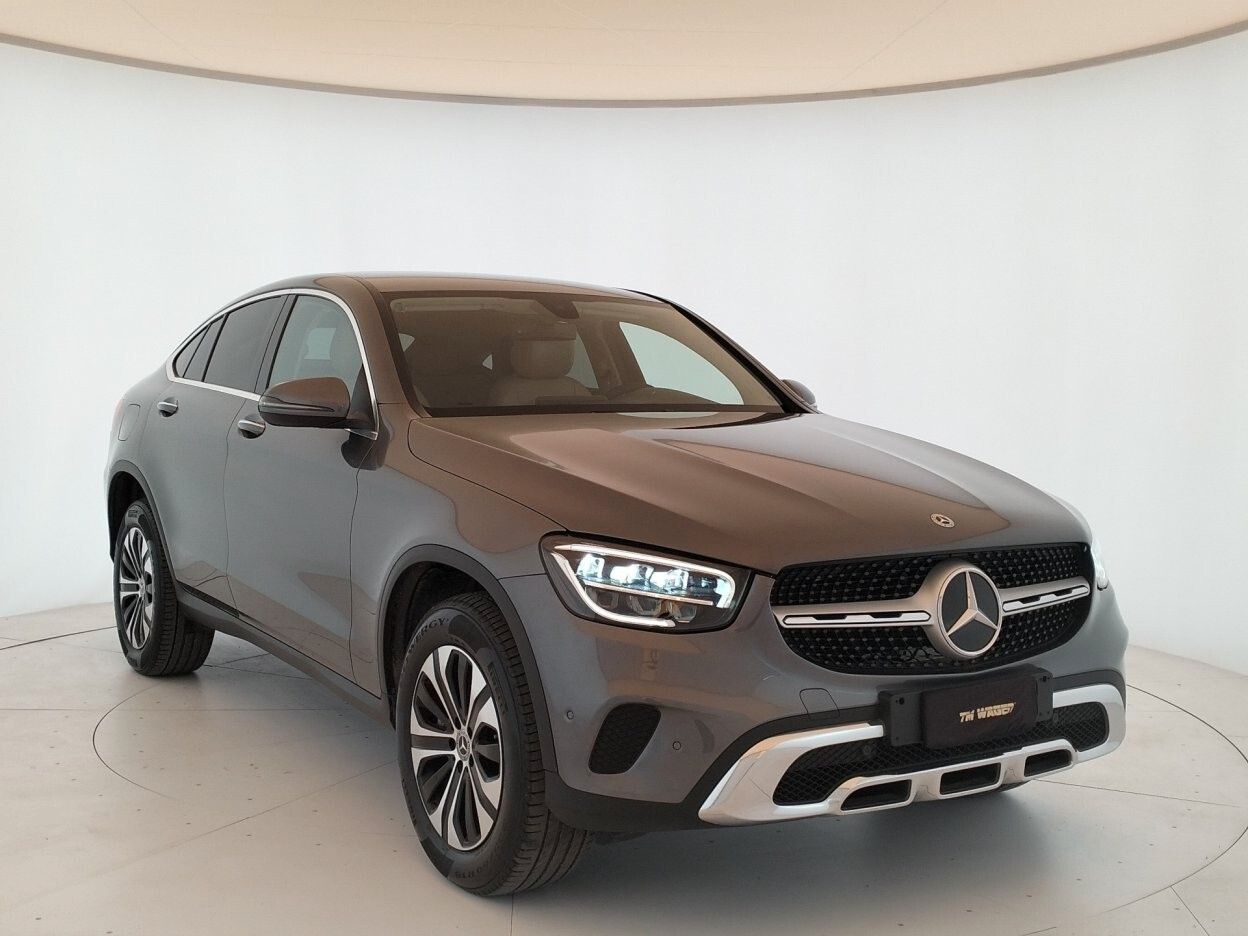 Mercedes-Benz GLC 300 Coupe de phev (eq-power) E imagem 3