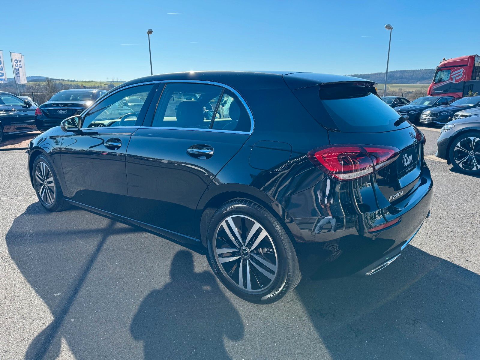 Fahrzeugabbildung Mercedes-Benz A 220d Progressive+Pano+Ambiente+RKamera+LED