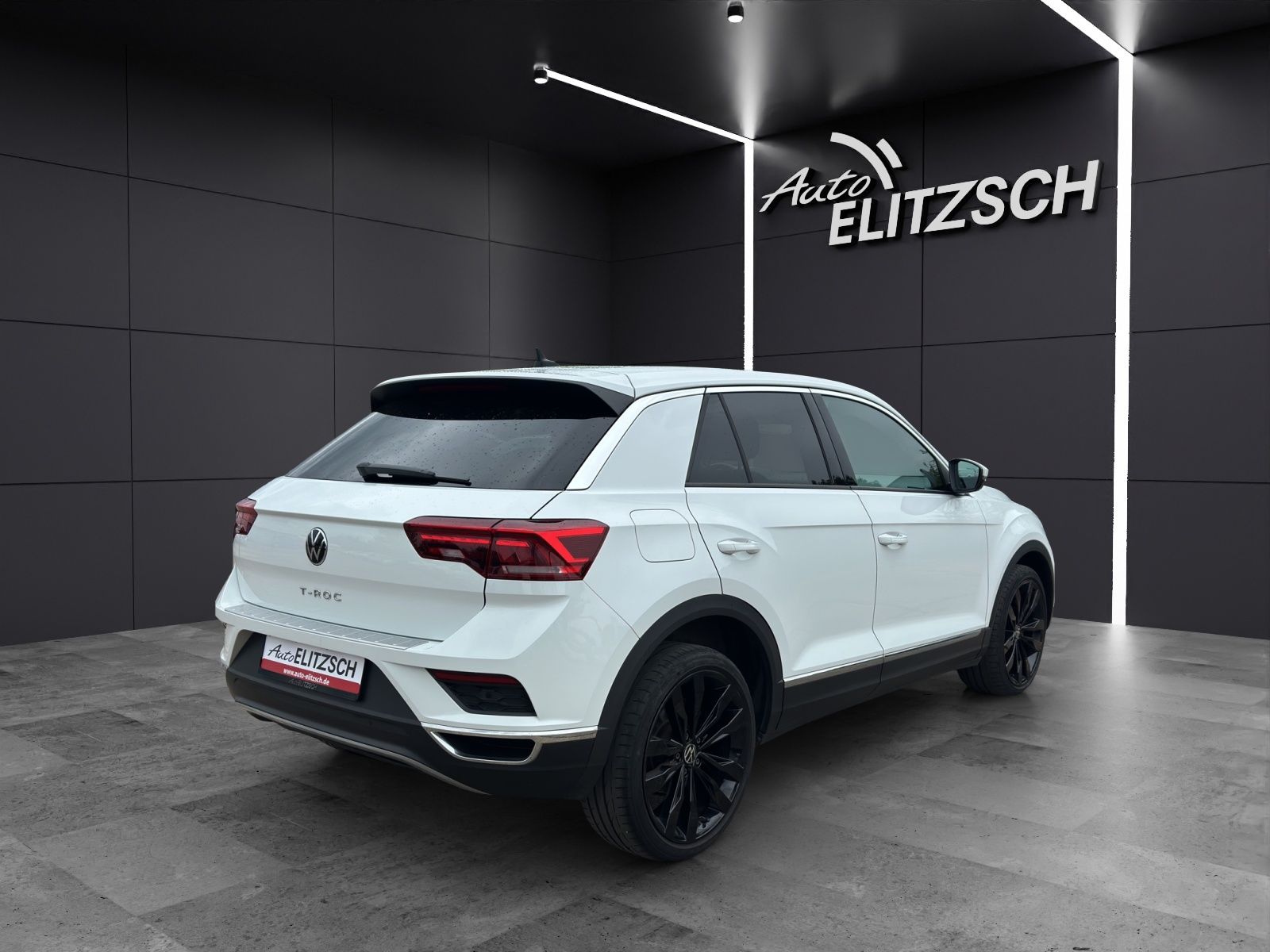 Fahrzeugabbildung Volkswagen T-Roc TDI Sport DSG LED ACC SHZ RearView Navi Kl