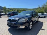Skoda Octavia Combi Elegance*AHK*1. Hand* - Skoda Octavia aus 2009: Kombi