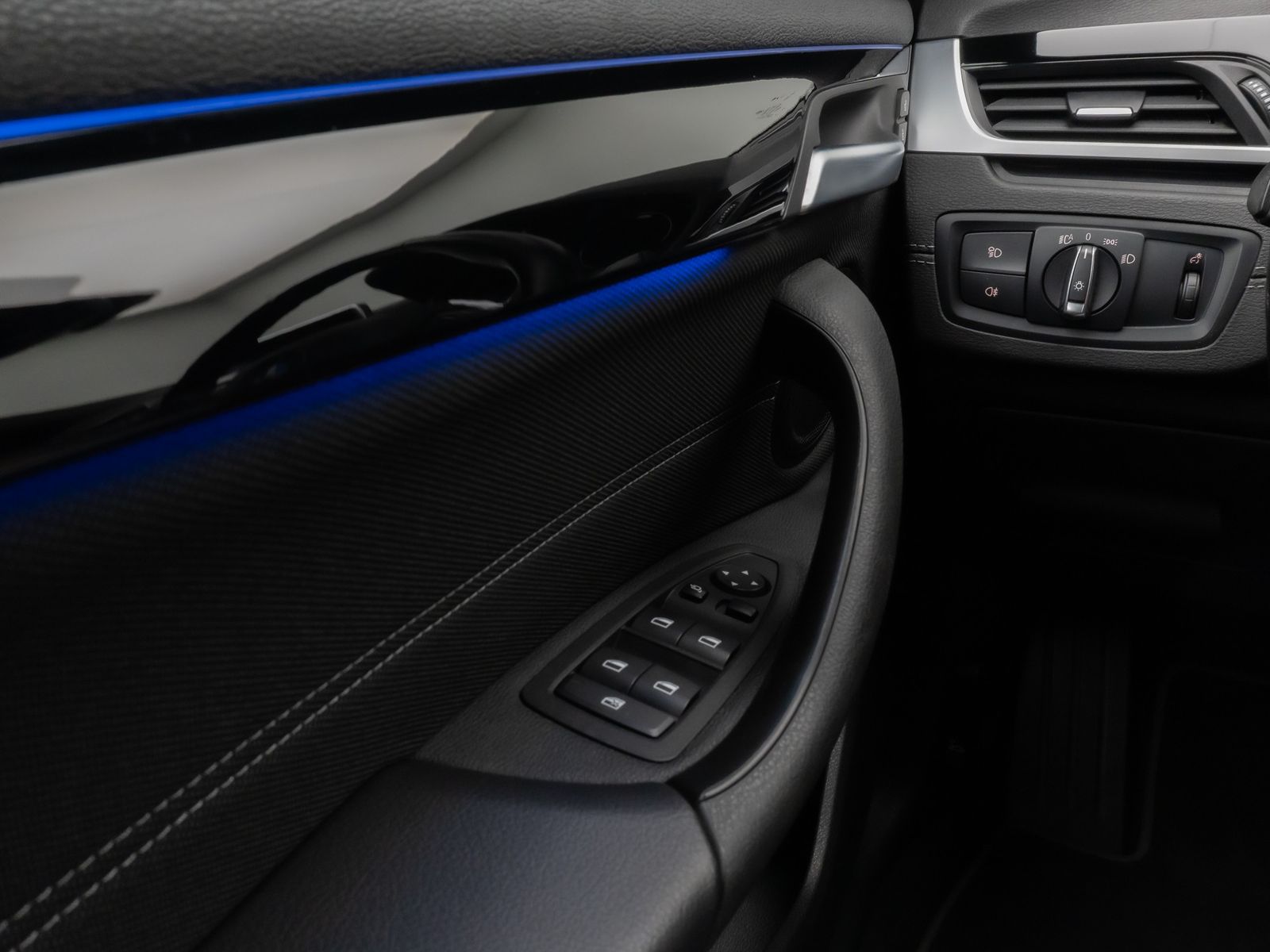 Fahrzeugabbildung BMW X2 sD18d Kamera DAB LED Geschwindigkeitsr Sport