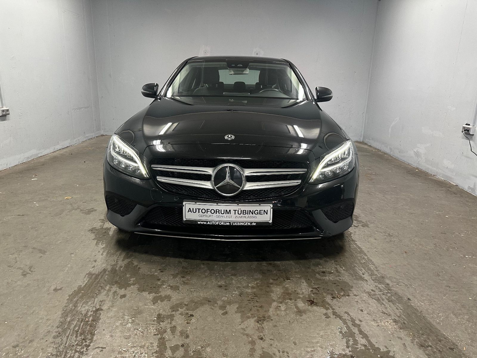 Fahrzeugabbildung Mercedes-Benz C 200 d AVANTGARDE *KAMERA*SH*CARPLAY*NAVI**