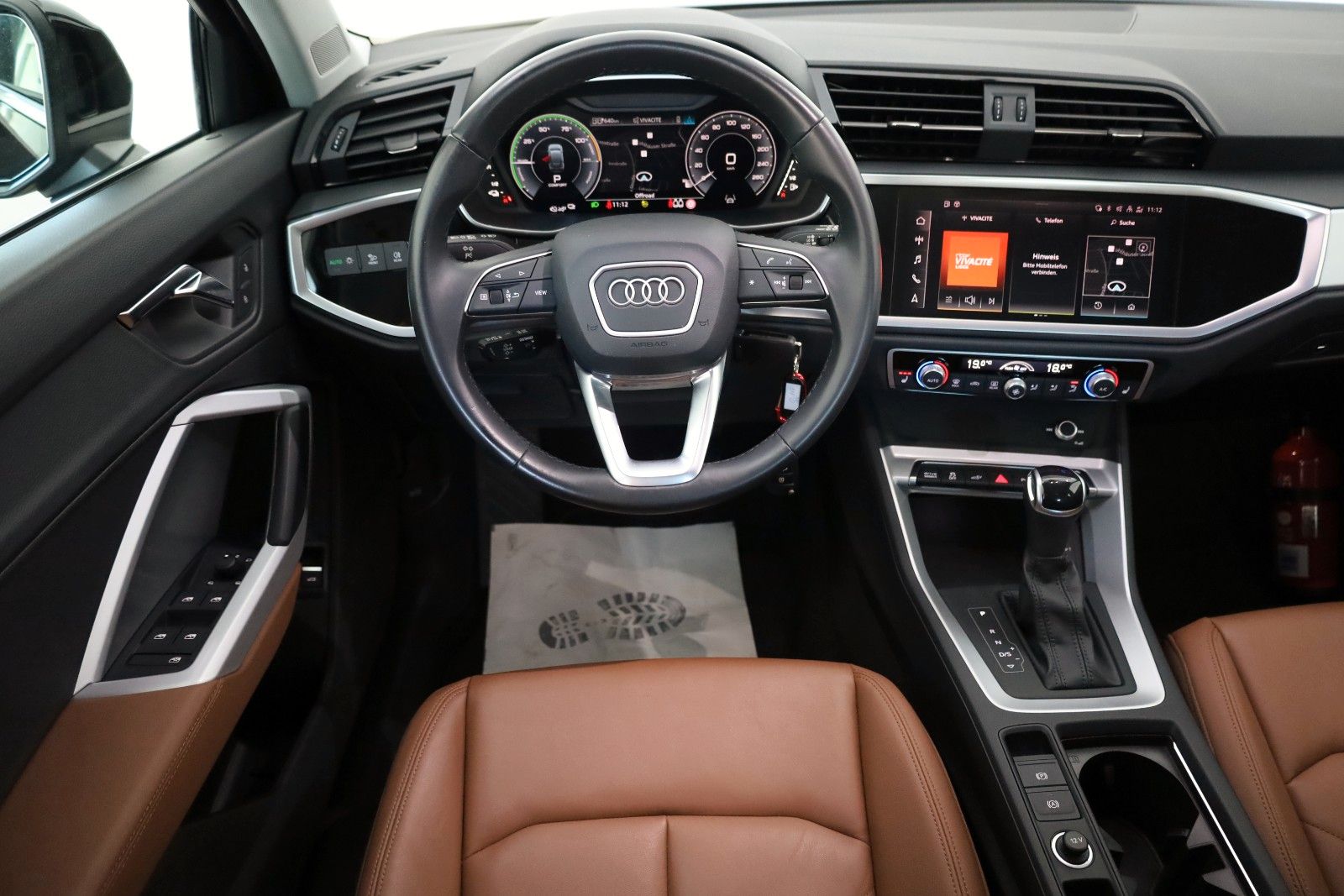 Fahrzeugabbildung Audi Q3 45TFSIe Sportback,Leder,Navi,LED,SH,Kamer,ACC