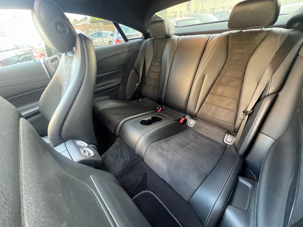 Mercedes-Benz E 220 d 4MATIC *AMG Paket*Panorama*Widescreen