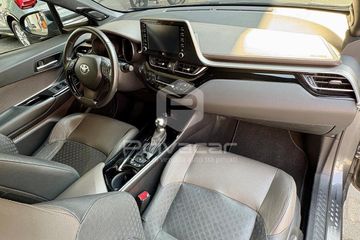 Toyota C-HR - 11