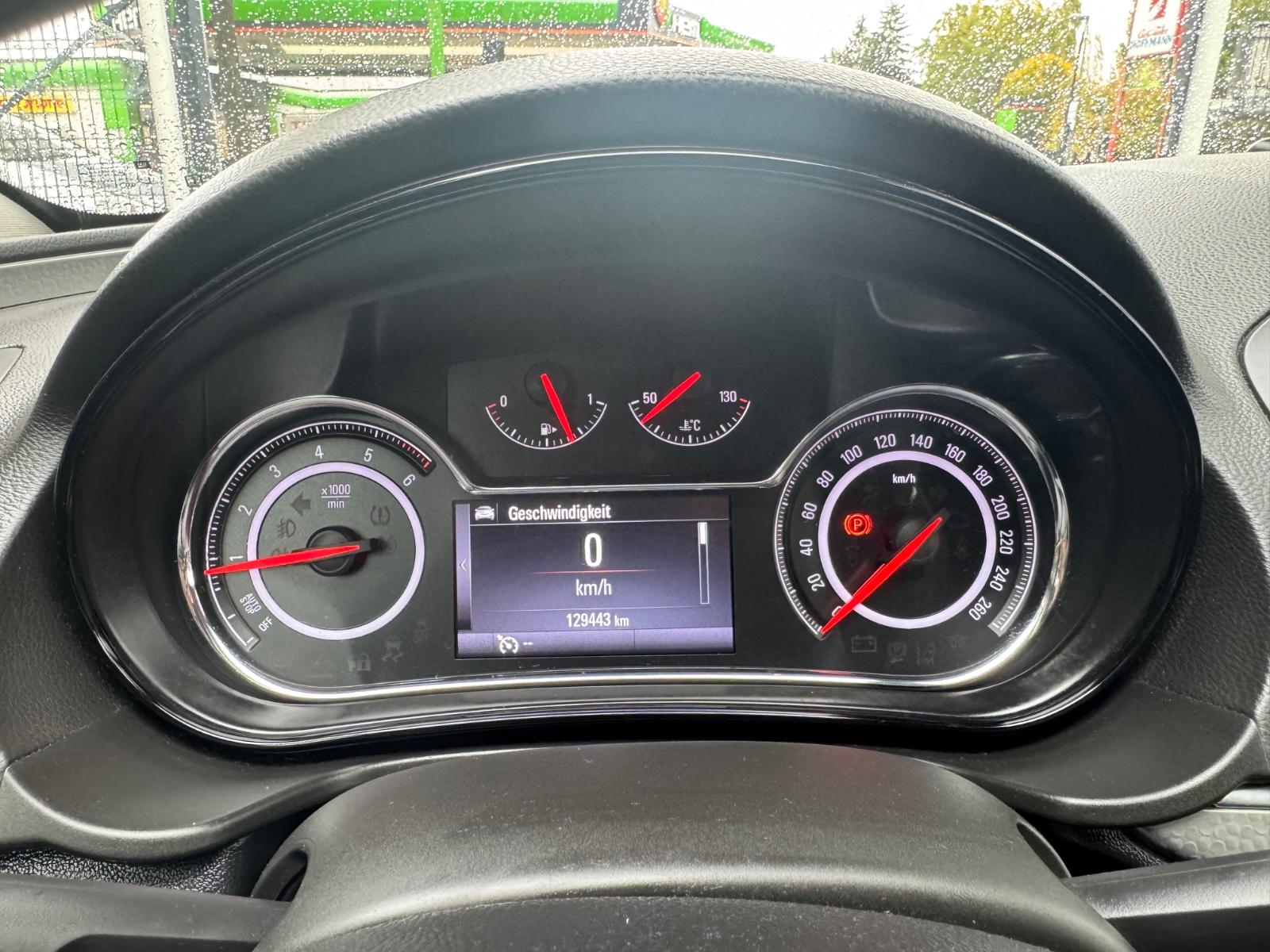Opel Insignia 2015 — photo 19