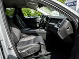 Volvo XC60 B4 Plus Dark - Volvo: Allradantrieb