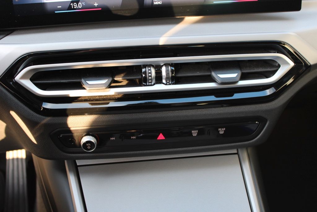 BMW 318d Touring AUT SHZ NAVI PDC LED KLIMAAUT