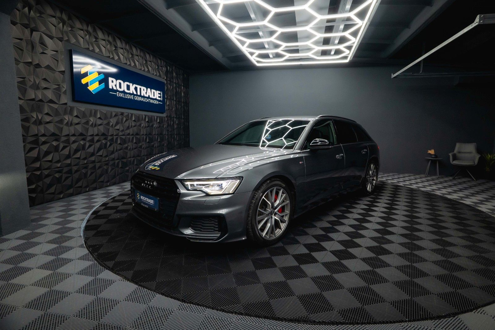 Fahrzeugabbildung Audi A6 Avant 55 TFSIe quattro S-Line Sport *LED*B&O*