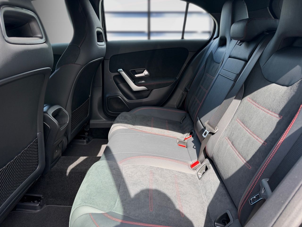 Fahrzeugabbildung Mercedes-Benz A 200 AMG+LED+AMBIENTE+DAB+LHZ+SHZ+