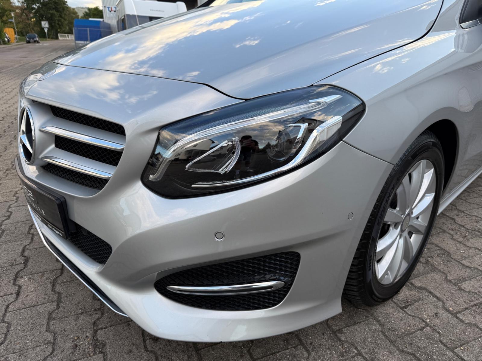 Mercedes-Benz B 180 BlueEfficiency Edition *82tkm* LED Shzg