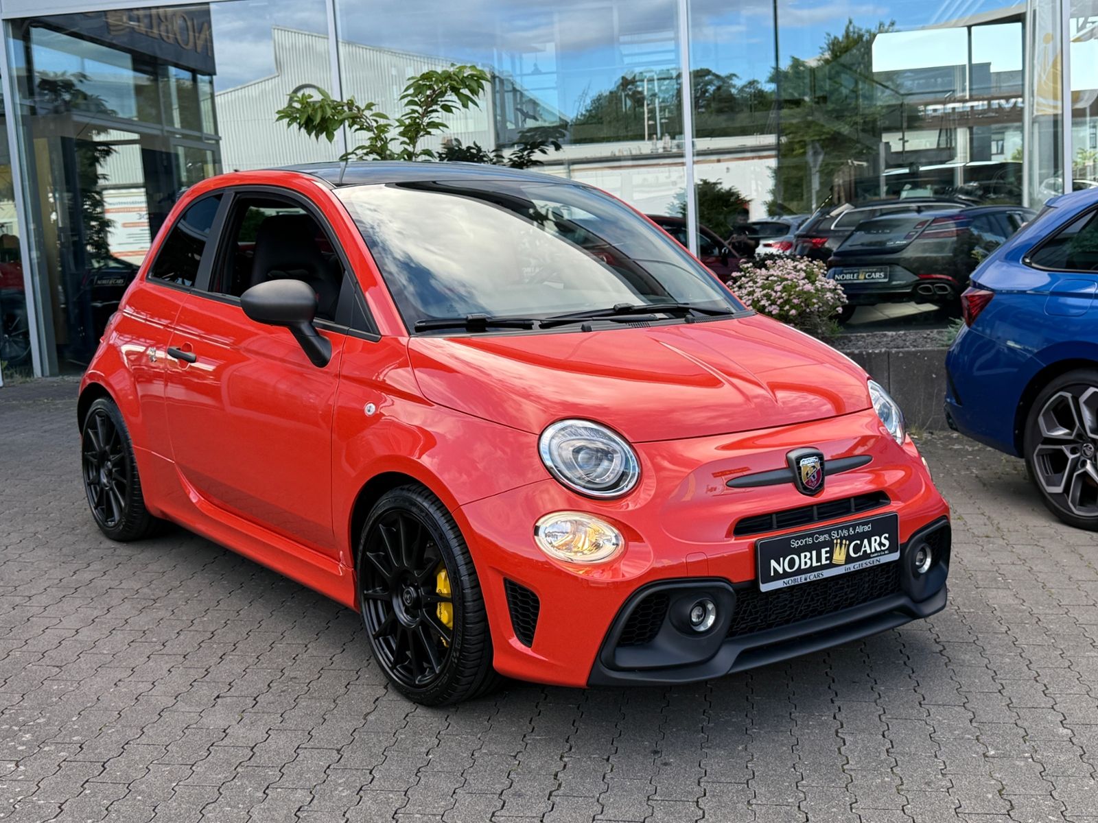 Fahrzeugabbildung Abarth 695 Competizione BEATS NAVI SABELT