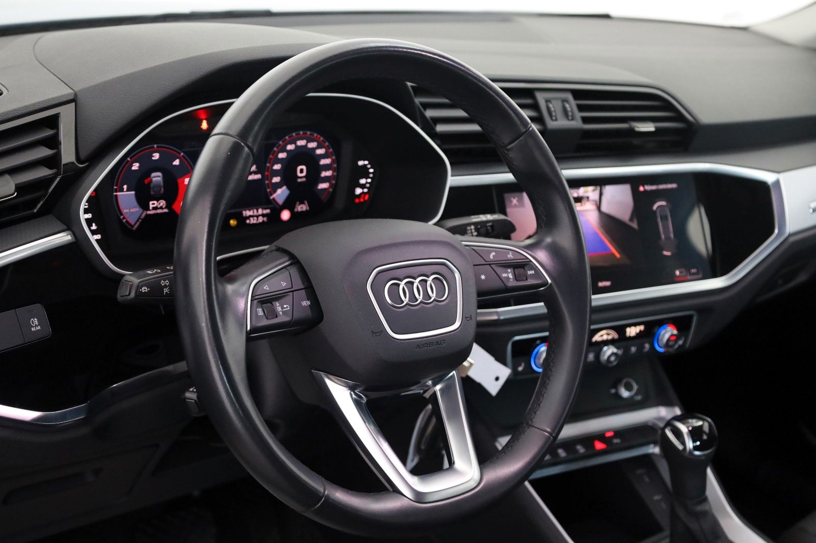 Fahrzeugabbildung Audi Q3 35 TDI quattro Sportback Navi,LED,Kamera,SH