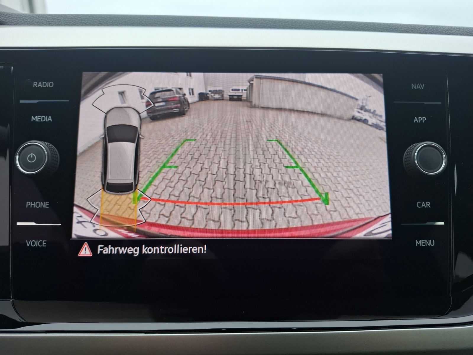 Fahrzeugabbildung Volkswagen Taigo Move DSG Matrix Navi ACC RFK SHZ AID