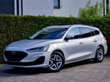 Ford Focus Turnier (Automatik, LED, Kamera, Navi)