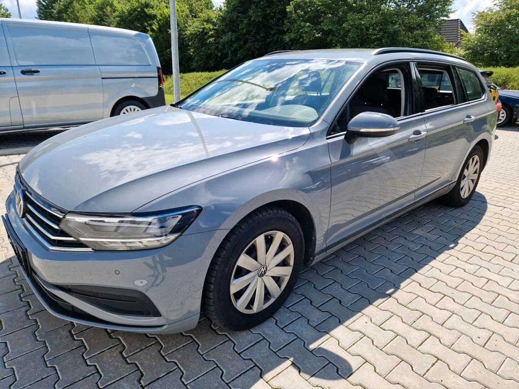 Volkswagen Passat Variant - Bild 2