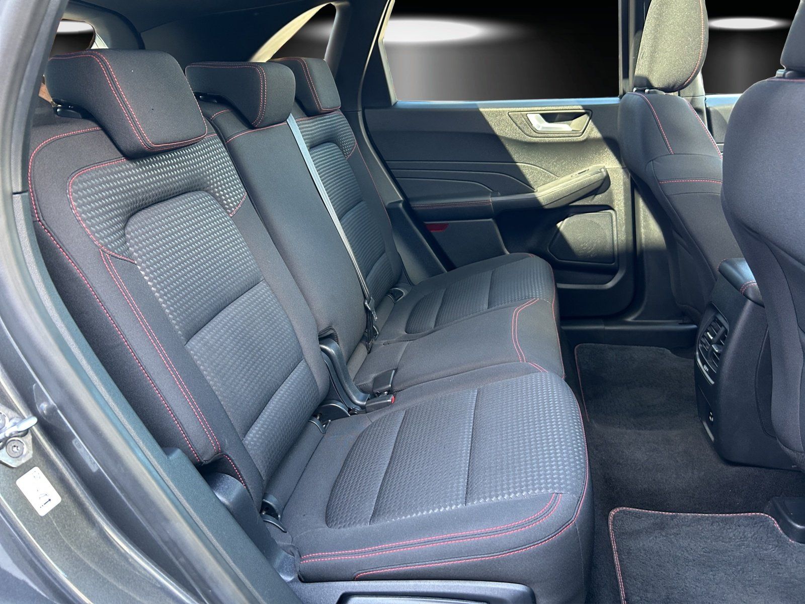 Fahrzeugabbildung Ford Kuga 2.5 PHEV ST-Line Aut./LED/NAVI/KAMERA/PANO/