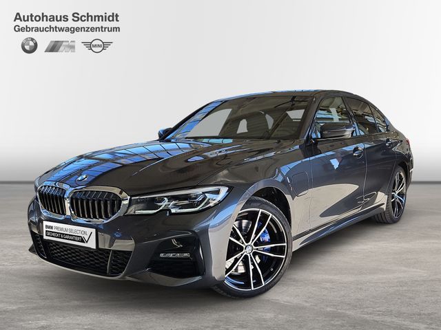 BMW 330e Limousine