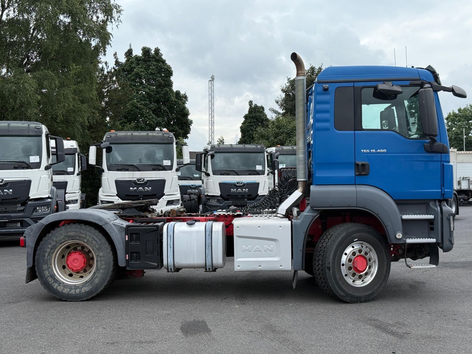 Fahrzeugabbildung MAN TGS 18.460 4x4H BLS SZM mit Hydrauliksystem