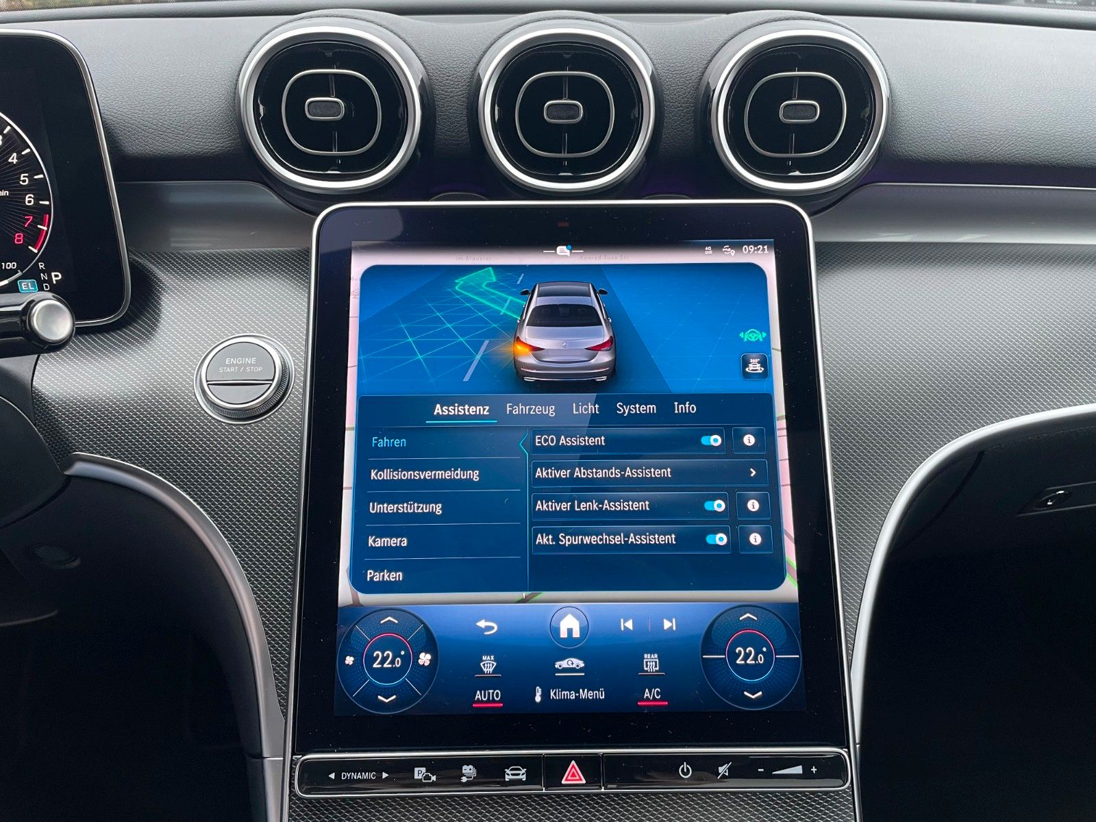 Fahrzeugabbildung Mercedes-Benz C 300 e Avantgarde Digital+S-Dach+AHK+Distr+