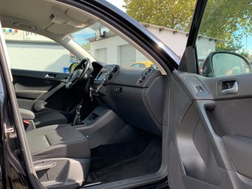 Volkswagen Tiguan - 8
