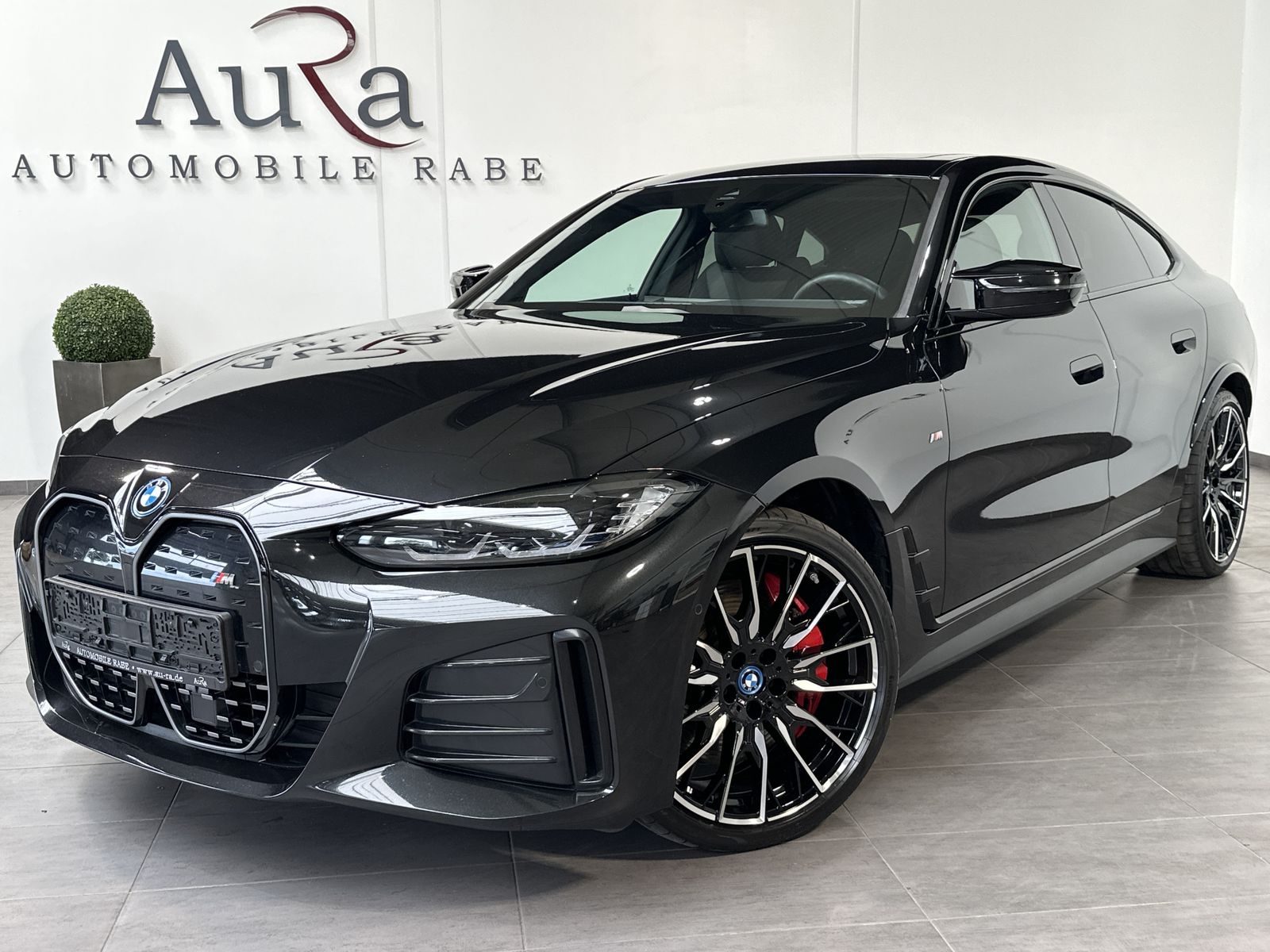 Fahrzeugabbildung BMW i4 M50 NAV+LED+GLASDACH+KAM+DIGDISPLAY+DCC+20ZO