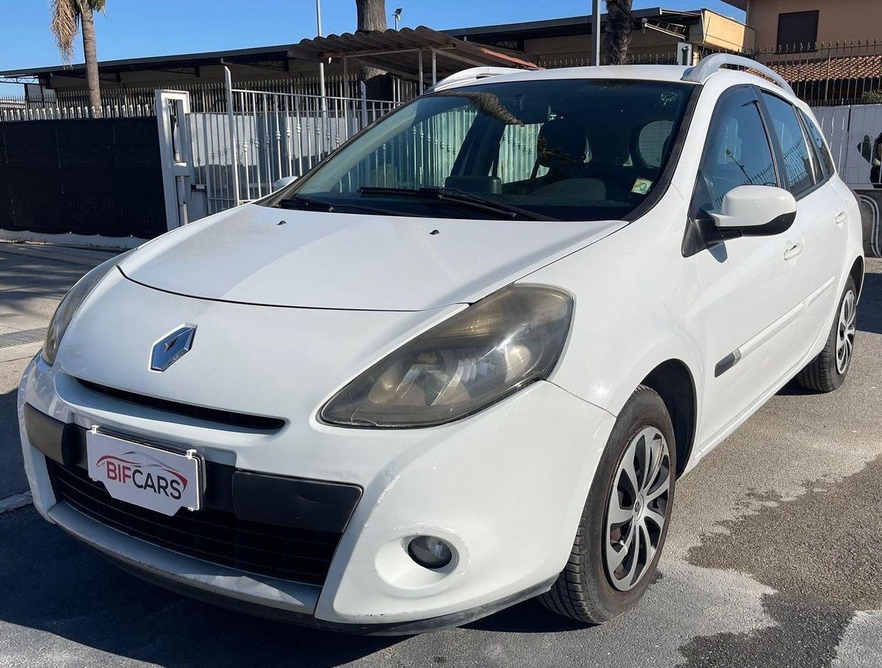 Renault Clio 2012 — rear view