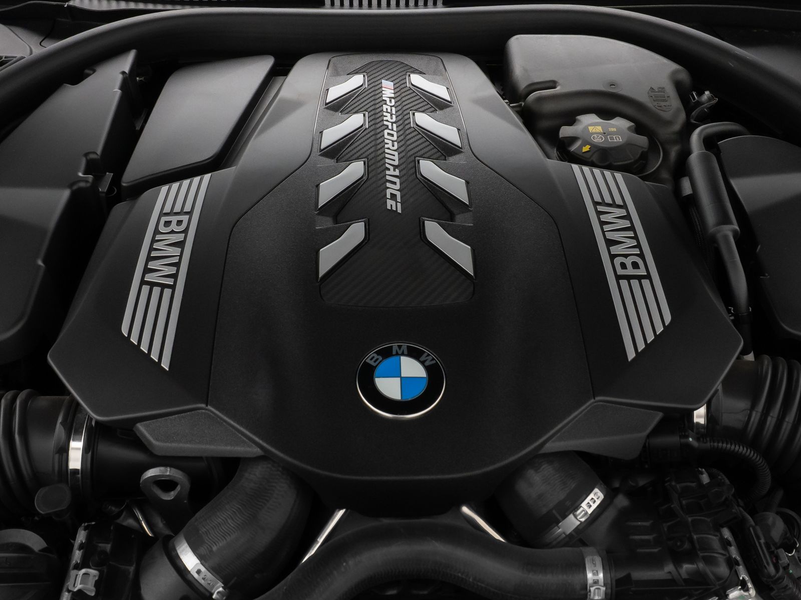 Fahrzeugabbildung BMW M850i xD Gran Coupé Panorama 360°HUD H/K SoftCL