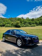 Audi AUDI A-4 1.8 2009 - Audi A4 mit Benzin-Antrieb: Limousine, 2.8