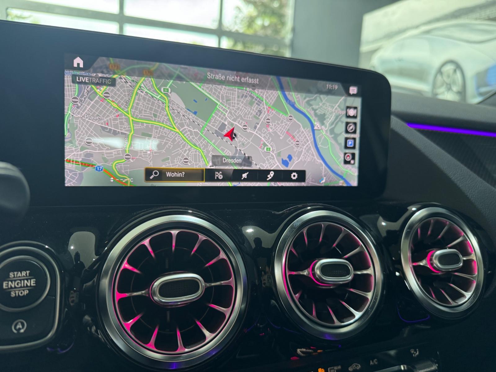 Mercedes-Benz GLA 200 AMG*MEMORY*LED*PANORAMA*AHK*KAMERA