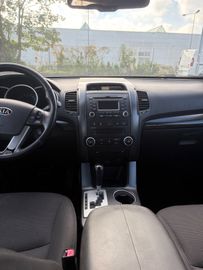 KIA Sorento - 12