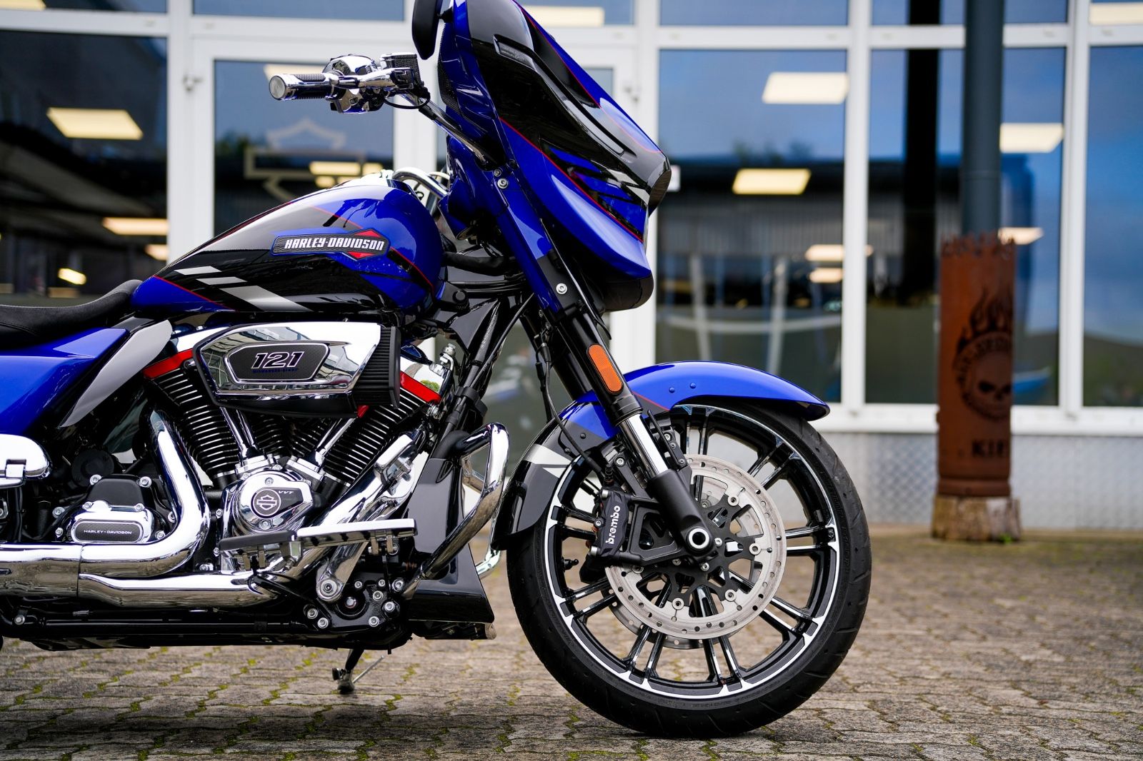 Fahrzeugabbildung Harley-Davidson CVO Street Glide  FLHXSE 121 CUI MY25