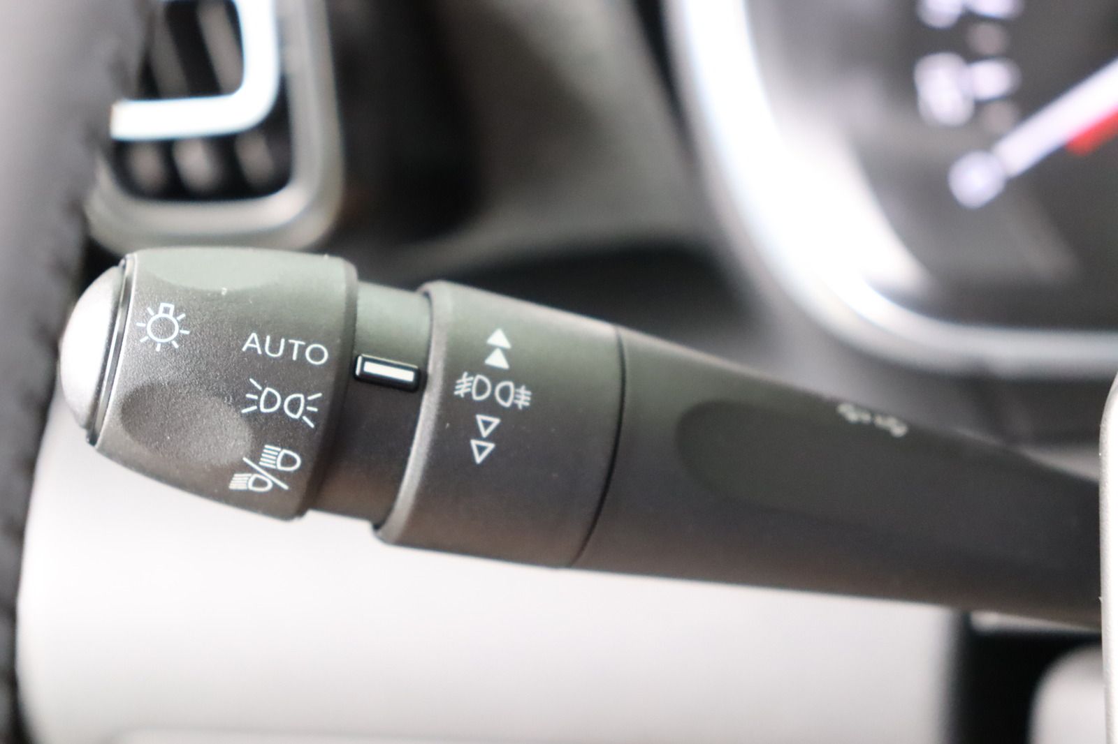 Fahrzeugabbildung Citroën C3 Aircross PT 110 Shine * LED * SHZ *