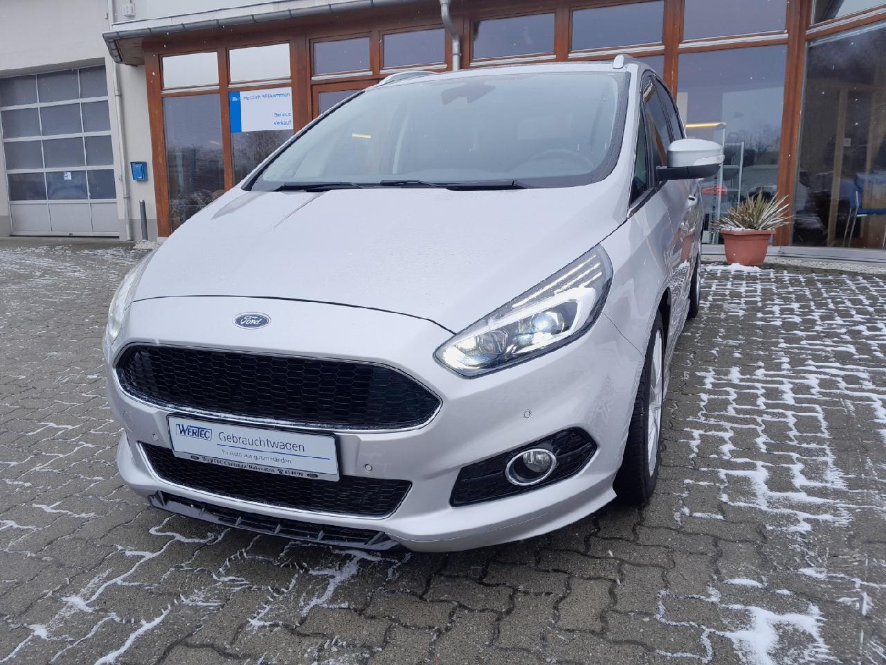 Ford S-MAX Titanium 7-Sitzer