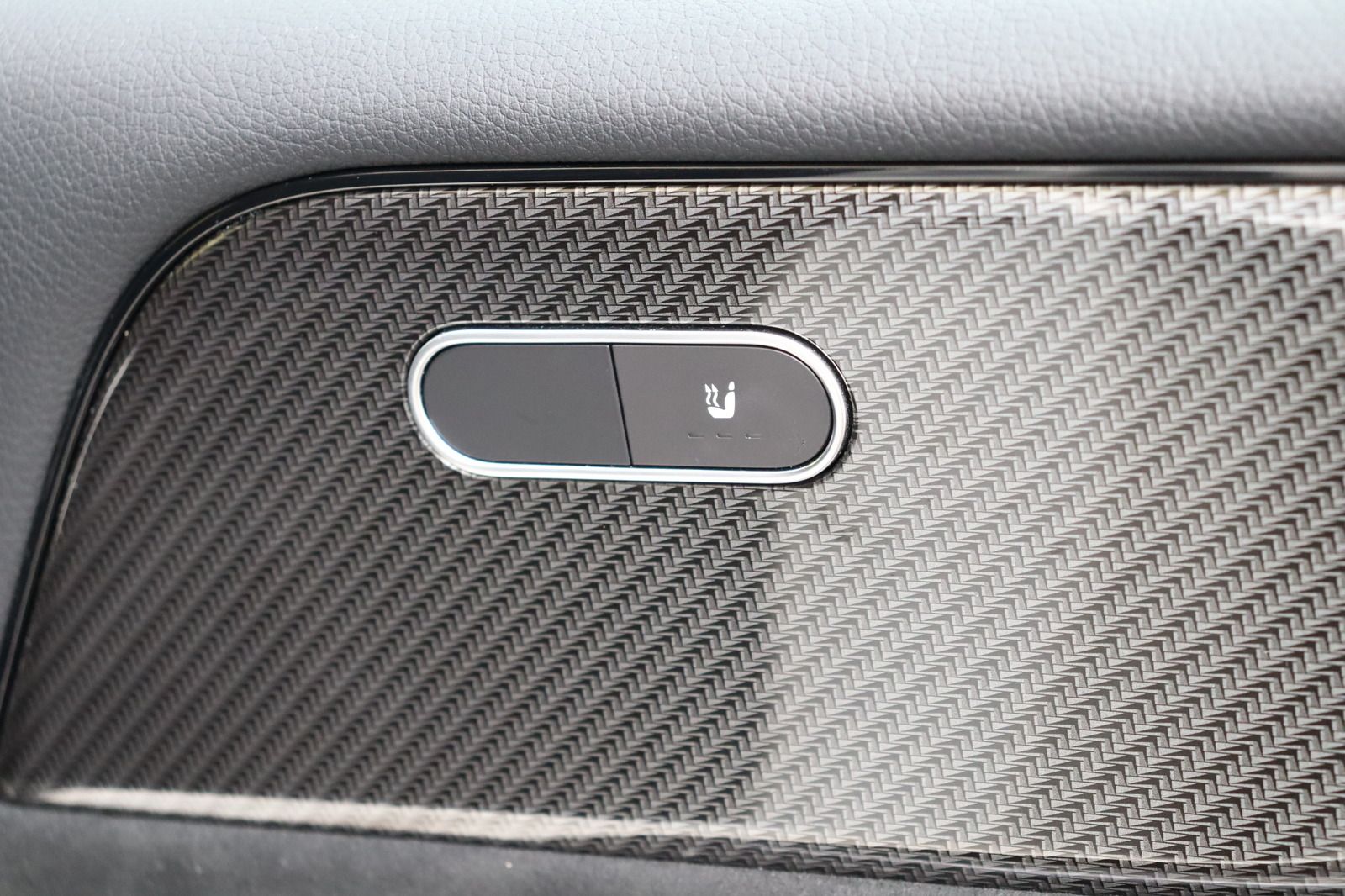 Fahrzeugabbildung Mercedes-Benz B 200 AMG Line * Navigation * Alcantara