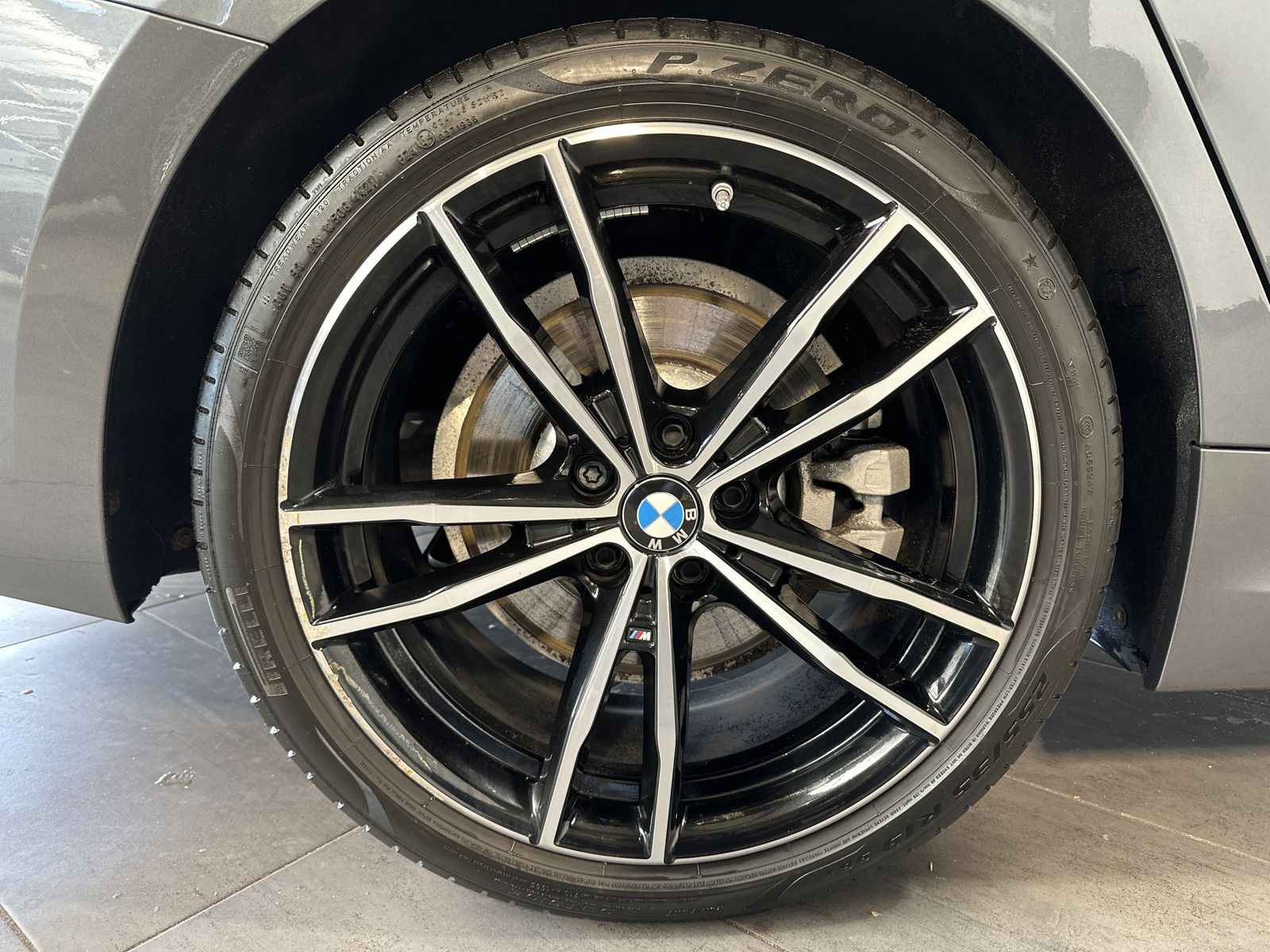 Fahrzeugabbildung BMW 330d Touring xDrive M-Sport NAV+LED+ACC+PANO+KAM