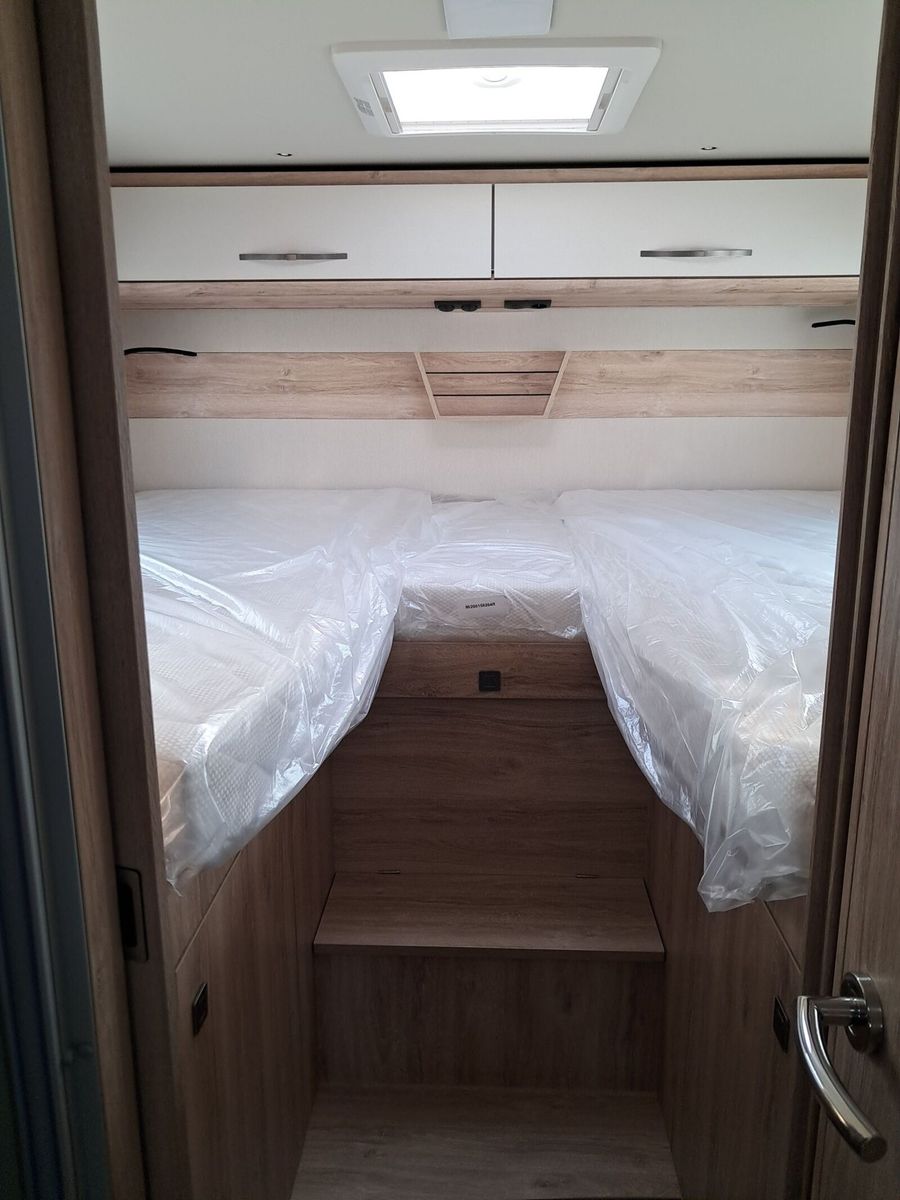 Fahrzeugabbildung Eura Mobil Profila T PT726EF Mondial-Pakete, Zusatzbett