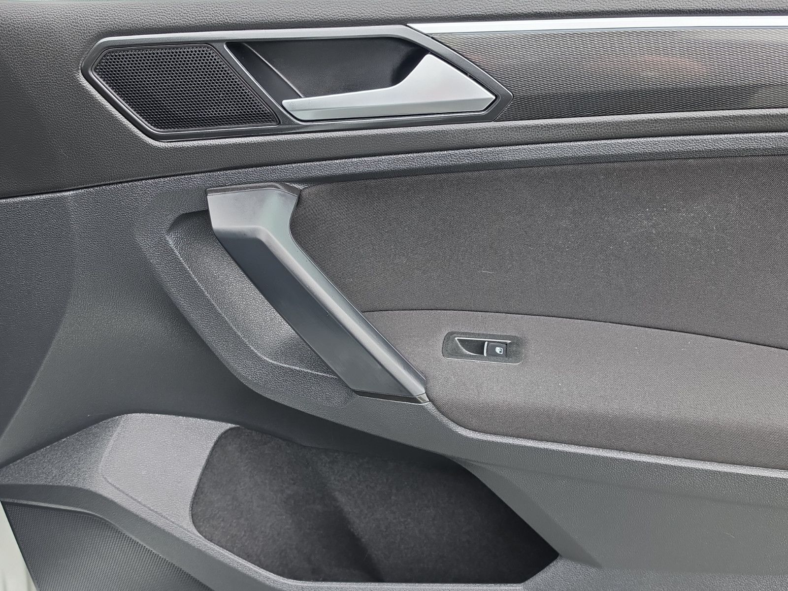 Fahrzeugabbildung Volkswagen Tiguan Comfortline BMT/Start-Stopp Aus 1.Hand