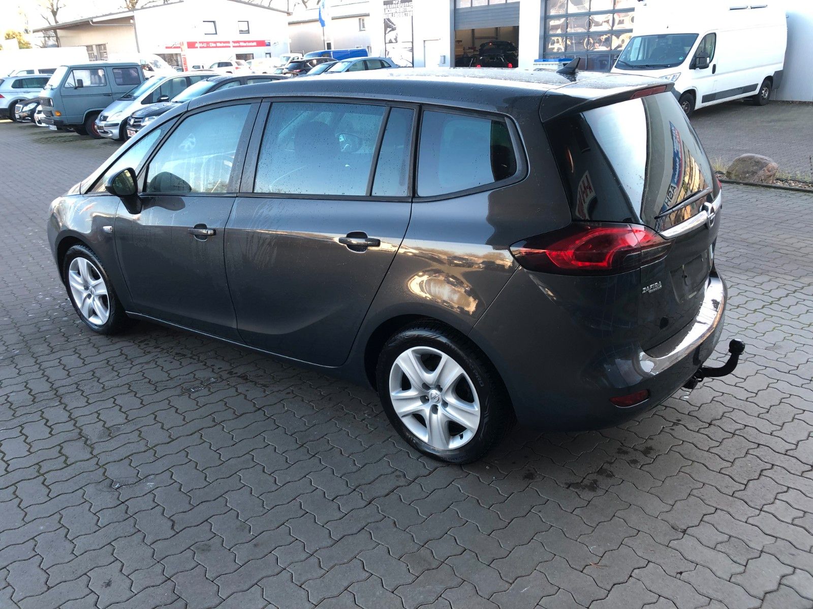 Fahrzeugabbildung Opel Zafira C Tourer Edition 7 Sitzer